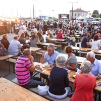 Kalamari in Mediteran preplavili sredi&scaron;če mesta