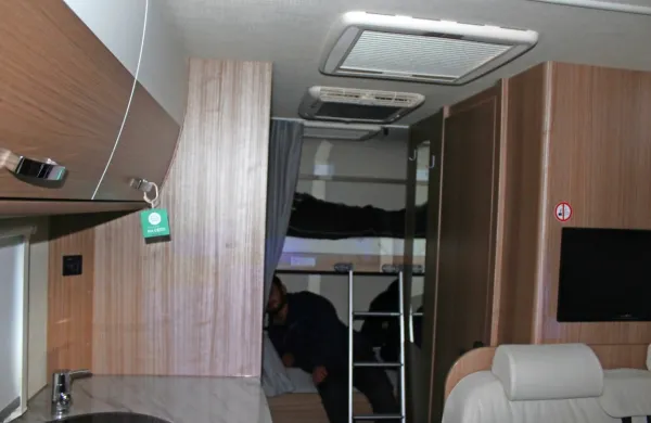 Dalmatinec je v avtodom za šest ljudi natlačil 20  nezakonitih 
migrantov, državljanov Turčije (fotografija je simbolična). 