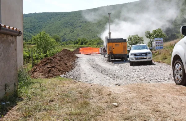 V vrtini P19, kjer so v ponedeljek prvič zaznali mineralno olje, so 
onesnaženje zabeležili tudi danes, a so bile koncentracije nižje.