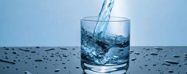 Tekoče zlato in rdeča zvezda