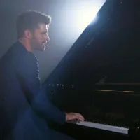 Lucijčan Etienne Huskič z avtorskim prvencem