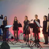 Po Križu je odmevalo petje skupine El&uacute;m