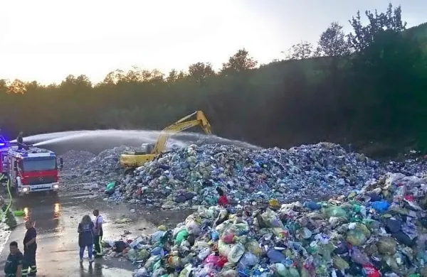 Po petkovem požaru na deponiji bodo morali v piranskem Okolju 
poskrbeti za večjo varnost v zbirnem centru. 
