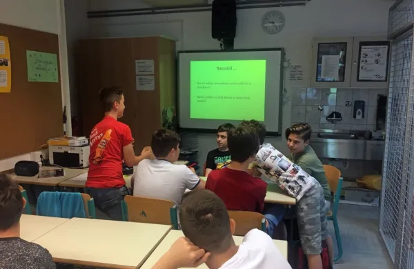 Junija letos je zavod Nomed v sodelovanju z Osnovno šolo Elvira 
Vatovec v Pradah izvedel natečaj za najbolj odmeven članek, ki 
obravnava vedno bolj perečo temo enakosti spolov.