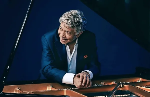 Na Okarino prihaja tudi jazzovski mojster Monty Alexander.  
