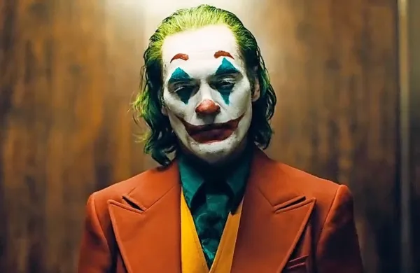 Joaquin Phoenix se je prelevil v Jokerja.