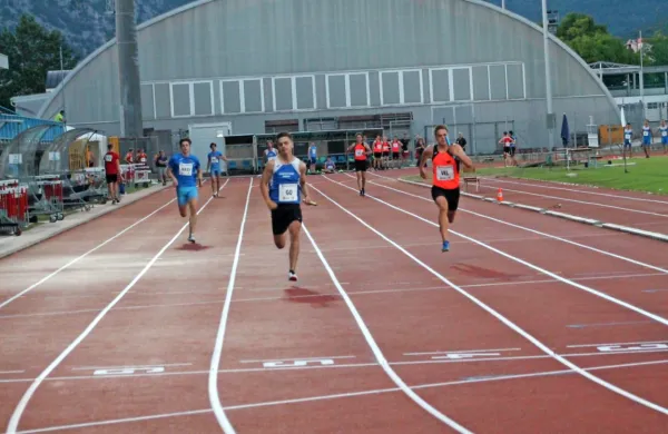 Štafeta Gorice na 4 x100 metrov je bila državni prvak med mlajšimi 
člani.