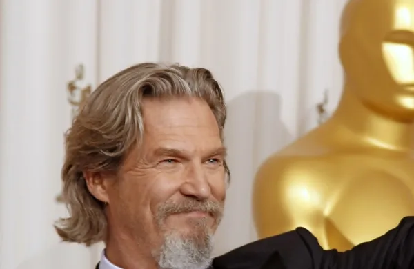 Oskarjevec Jeff Bridges se pridružuje zvezdniški ekipi v televizijski 
drami mreže FX z naslovom The Old Man.