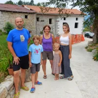 Škvorovi turizem prepletajo z tradicijo vasi ob meji.