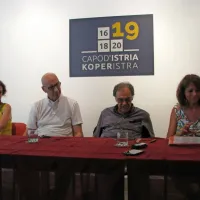 Prireditve ob 400-letnici objave načrta mesta Koper so predstavili 
(z desne) - Deborah Rogoznica, Salvatore Žitko, Mario Steffe in 
Neža Čebron Lipovec.