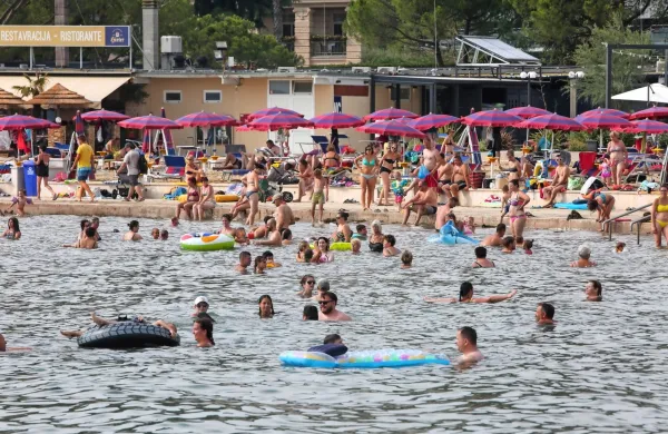 Najbolj vroči dnevi so bili med 22. in 27. julijem, ko so temperature 
ponekod presegle tudi 35 stopinj Celzija. 