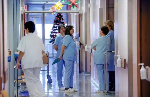 Medicinski tehniki, ki v praksi opravljajo delo diplomiranih 
medicinskih sester, bodo po novem za to delo primerno plačani. 