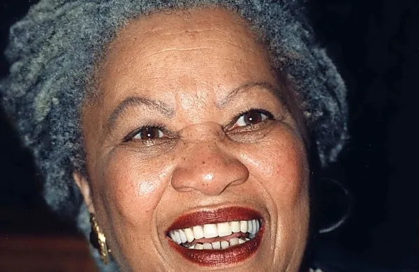 V 89. letu starosti je po kratki bolezni umrla ameriška pisateljica 
Toni Morrison.
