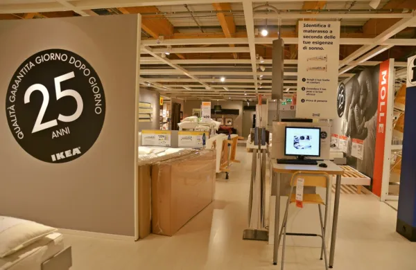 Družba Ikea SEE je od ministrstva za okolje in prostor danes 
pridobila gradbeno dovoljenje za začetek gradnje trgovine v 
nakupovalnem središču BTC City v Ljubljani.