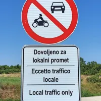 O omejitvah tranzitnega prometa v Občini Piran voznike obve&scaron;čajo &scaron;tudenti