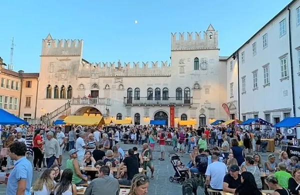 Zmaga veteranu koprskega festivala mikropivovarjev