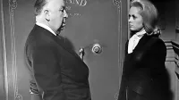 Alfred Hitchcock in njegova muza Tippi Hedren med snemanjem 
filma Marnie. 