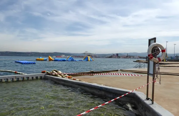 Preventivno je zaprt še del kopališča, ki vključuje otroški bazen in 
kjer je meteorni iztok.