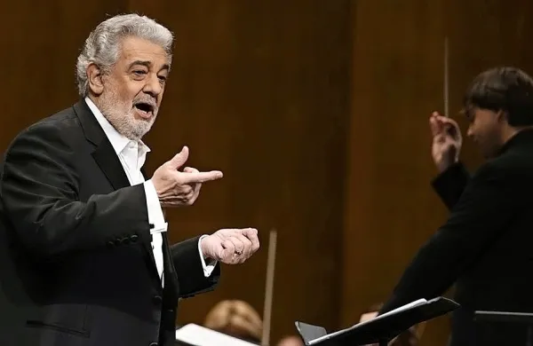 Operni pevec Placido Domingo je še eden v vrsti slavnih osebnosti, 
ki se soočajo z obtožbami o spolnem nadlegovanju.