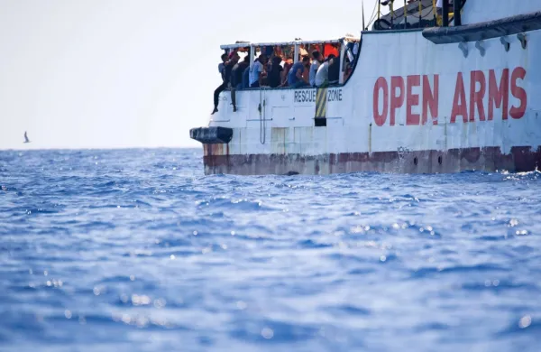 Zdravniki italijanskega malteškega reda so v petek opozorili, da so 
razmere na ladji, na kateri so migranti že dva tedna, slabe.