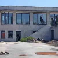 Nekdanjo kapelico je družba Grafist spremenila v vilo. Načrtovana 
nova kapelica bo precej manjša. 