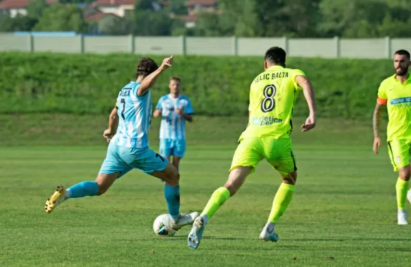 Koprčani v (rumenih dresih)  jutri gostijo Nafto, Novogoričane pa čaka dvoboj na Ptuju z Dravo. 
