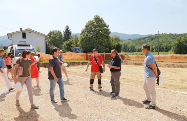V Prvačini so predstavili načrte sklada, s čela katerega konec 
septembra odhaja direktor Tomica Dumančić (drugi z desne). 