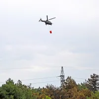 Požar na Cerju poga&scaron;en, požari&scaron;če bodo &scaron;e nadzorovali