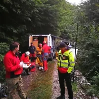 V jami pri Predmeji obtičal po&scaron;kodovani jamar