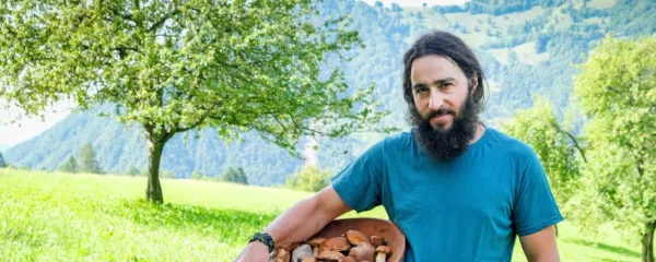 Jani Kutin: &ldquo;Pesmi me prosijo, naj jih napi&scaron;em&rdquo;