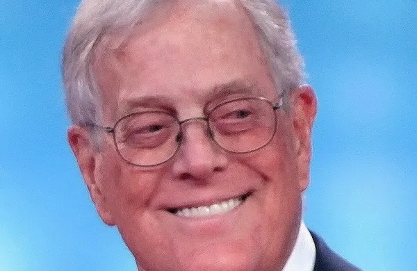 Milijarder David Koch, poslovnež, politični aktivist in vpliven 
donator ameriške republikanske stranke, je po dolgem boju z 
rakom umrl v starosti 79 let.