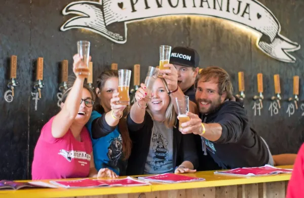 Na letošnjem festivalu kraft piva bo mogoče okusiti več kot 40 
domačih in tujih pivovarskih zvarkov.