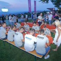 Koprski rokometa&scaron;i z navijači in pokrovitelji