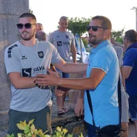 Koprski rokometa&scaron;i z navijači in pokrovitelji
