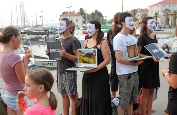 Želijo, da bi resnici pogledali v oči