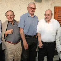 Spomine na  Zlobca so na domačiji obujali njegovi  literarni kolegi (z leve) Andrej Arko, Ervin Fritz, 
Slavko Pregl, Miroslav Košuta in Marko Kravos.