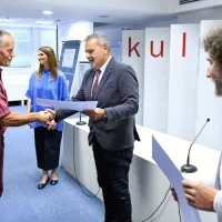 Z leve: Dejan Zadravec (Jugna), Špela Spanžel, Zoran Poznič in Danilo Antoni (Partnerstvo za 
ohranitev in popularizacijo kraške suhozidne gradnje)