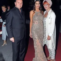 Piranski župan Đenio Zadković je podeljeval lente najlepšim, ob 
njem lanska misica Ariana Hodžić in alfa in omega lepotnega 
tekmovanja Barbara Misson. 