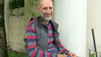 Esad Babačić se je uveljavil kot pankersko uporniški glas skupine Via Ofenziva, pesnik in novinar.  