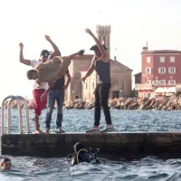 Neptun krstil 45 novincev