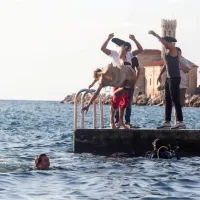 Neptun krstil 45 novincev
