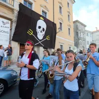 Neptun krstil 45 novincev