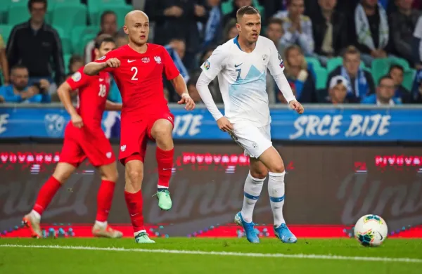 Slovenijo po ponedeljkovem obračunu do konca kvalifikacij 
čakata še gostovanji v Severni Makedoniji in na Poljskem ter 
domača obračuna z Avstrijo in Latvijo.