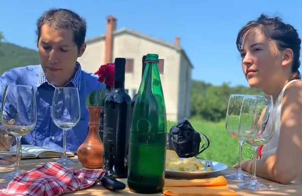 Obiski kleti, pokušine in pikniki v vinogradu ter vinske ture med 
zelišči in trtami  so navdušili turiste.