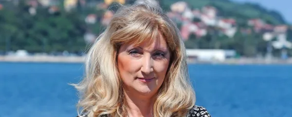 Odprtost ali samozadostnost - realna, a odvečna dilema