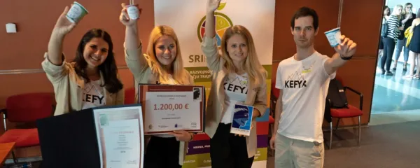 Ekipa z zmagovalnim kefirjevim namazom (z leve):  Mojca Kuhar, 
Primorka Nežka Lazar,  Petra Lokar in Aleksander Majerič

 