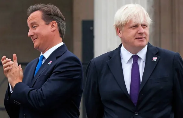 Velika Britanija naj bi iz unije z ali brez dogovora z Brusljem po 
trditvah premierja Borisa Johnsona (desno) izstopila 31. oktobra. 
Bivši premier David Cameron (levo) ne izključuje možnosti novega 
referenduma.
