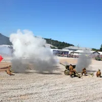 Letalski &scaron;ov na festivalskem nebu