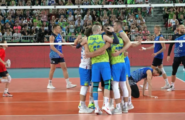 Slovenski odbojkarji s Turki opravili v treh nizih
