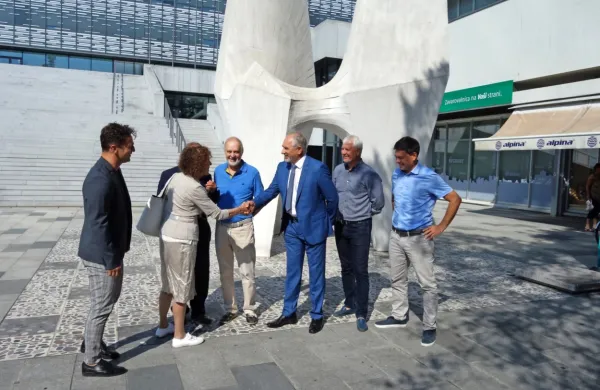 Na polet prvega Rusjanovega letala Eda bodo konec tedna spomnili tudi s predvajanjem filma pred 
spomenikom ob Erjavčevi ulici. 